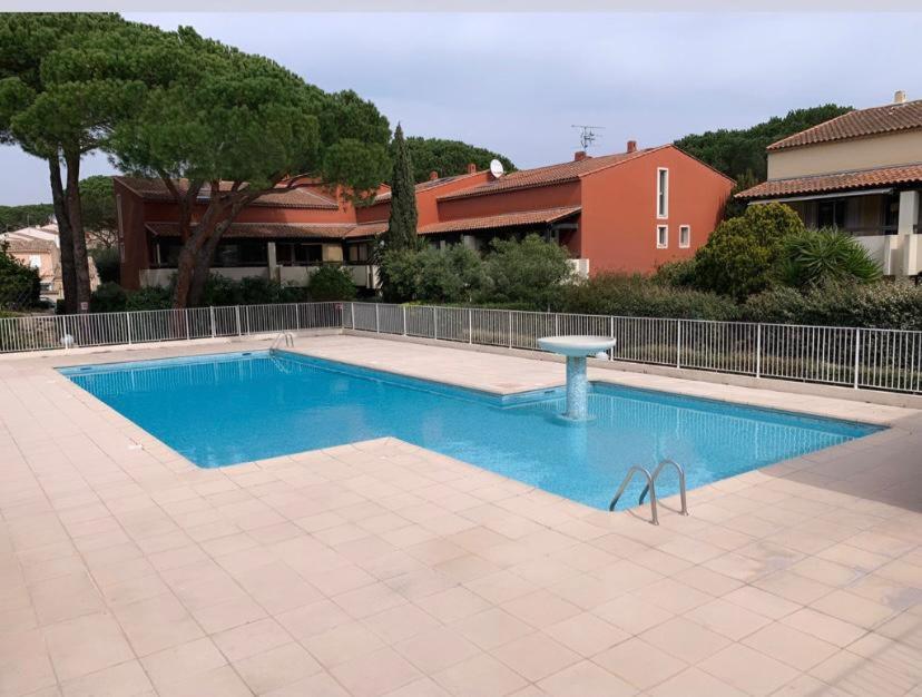 Frejus - Appartement 4 Personnes - Piscine المظهر الخارجي الصورة